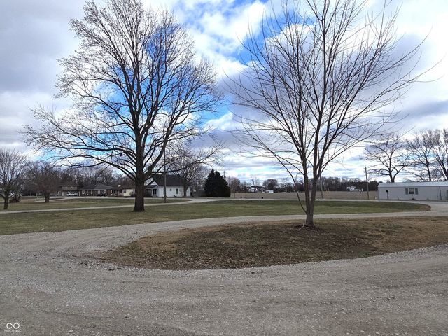 3066 W Old State Rd 252, Flat Rock, IN 47234