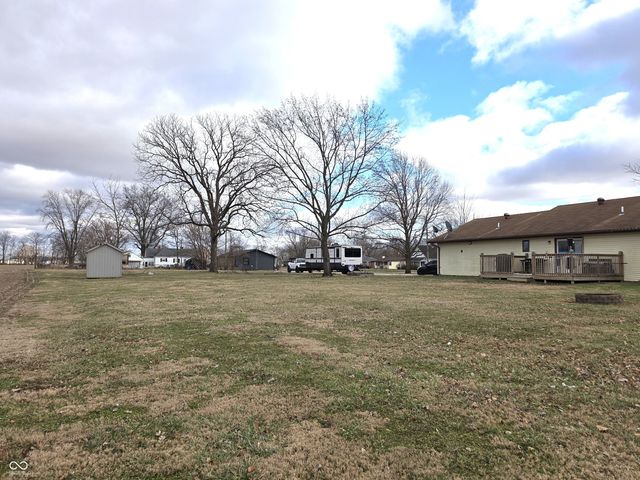 3066 W Old State Rd 252, Flat Rock, IN 47234