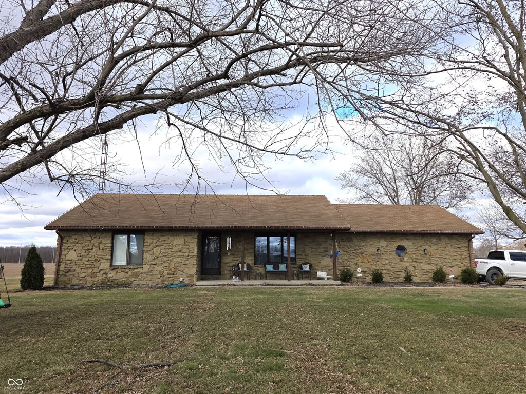 3066 W Old State Rd 252, Flat Rock, IN 47234