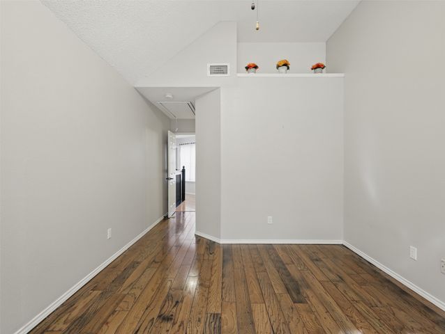 406 Santa Fe Trail 47, Irving, TX 75063