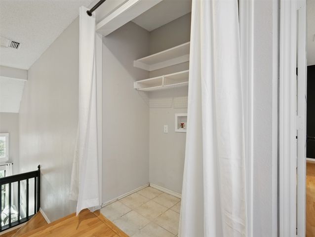 406 Santa Fe Trail 47, Irving, TX 75063