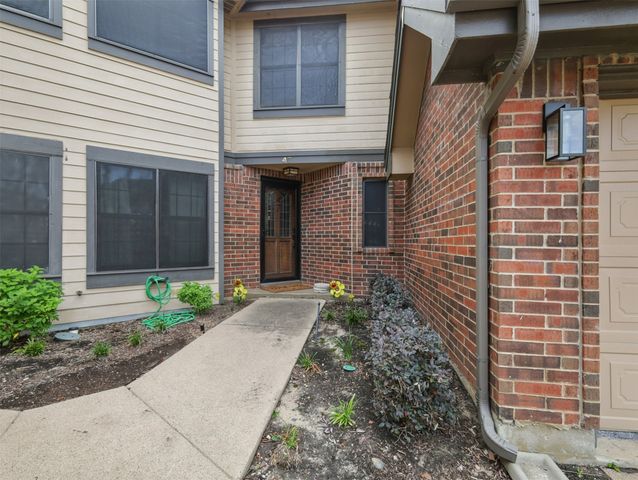 406 Santa Fe Trail 47, Irving, TX 75063