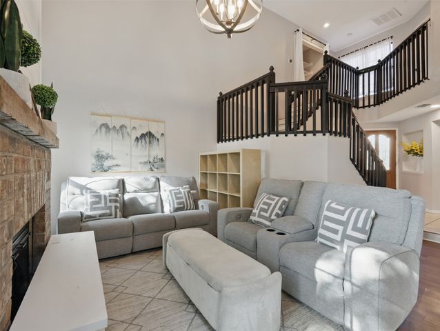 406 Santa Fe Trail 47, Irving, TX 75063
