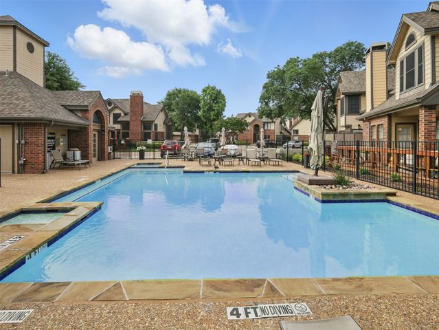406 Santa Fe Trail 47, Irving, TX 75063