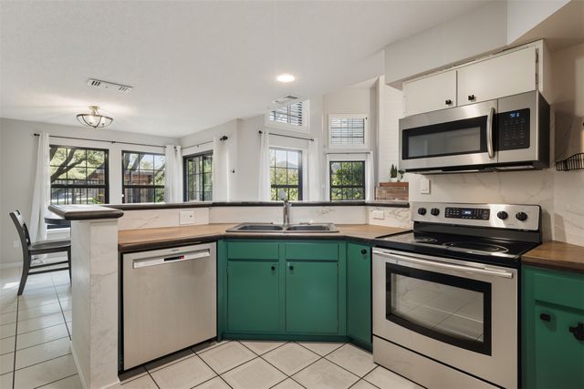 406 Santa Fe Trail 47, Irving, TX 75063