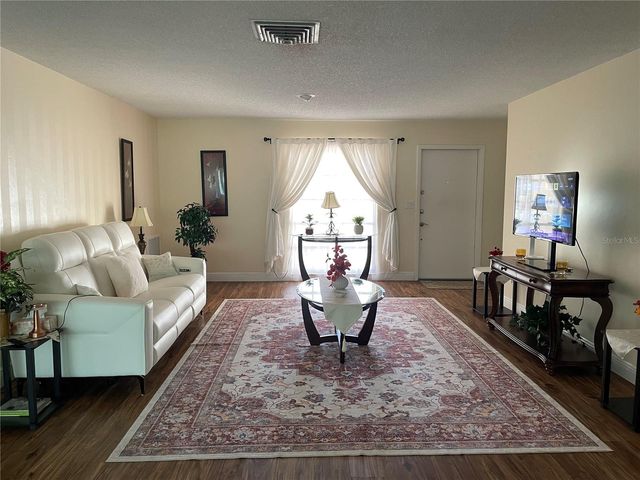 5624 PALM AIRE DRIVE V105, Sarasota, FL 34243