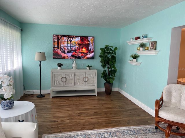 5624 PALM AIRE DRIVE V105, Sarasota, FL 34243