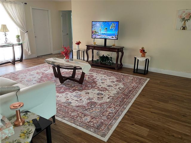 5624 PALM AIRE DRIVE V105, Sarasota, FL 34243