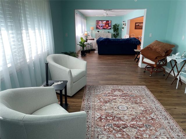 5624 PALM AIRE DRIVE V105, Sarasota, FL 34243