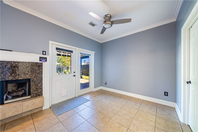 5710 Neustadt Dr, Corpus Christi, TX 78414