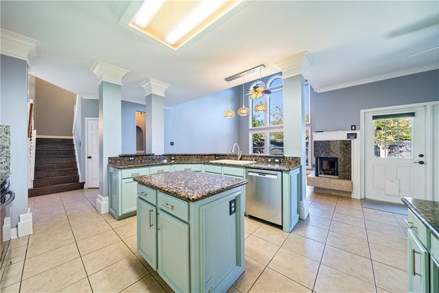 5710 Neustadt Dr, Corpus Christi, TX 78414