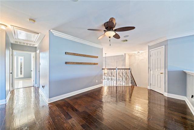 5710 Neustadt Dr, Corpus Christi, TX 78414