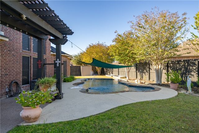 5710 Neustadt Dr, Corpus Christi, TX 78414