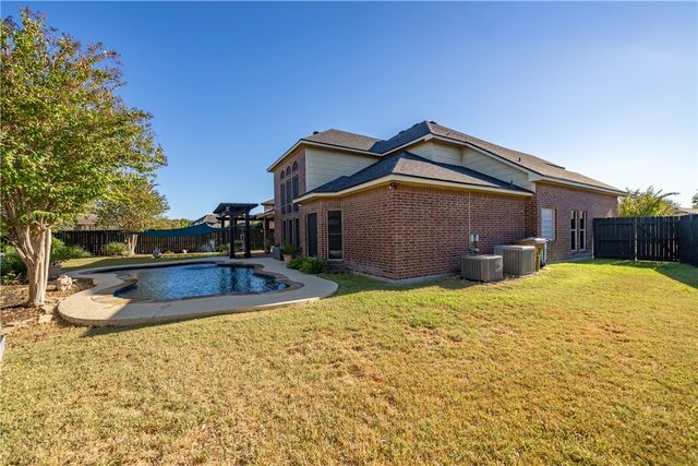 5710 Neustadt Dr, Corpus Christi, TX 78414