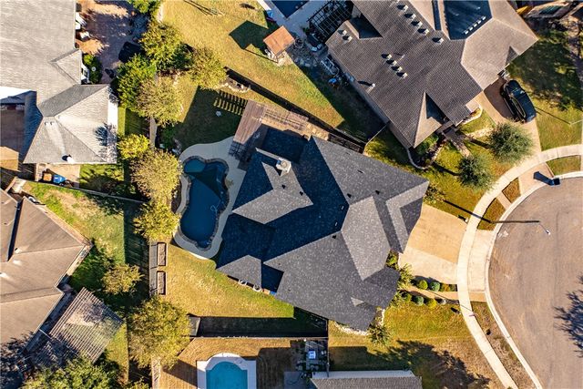 5710 Neustadt Dr, Corpus Christi, TX 78414