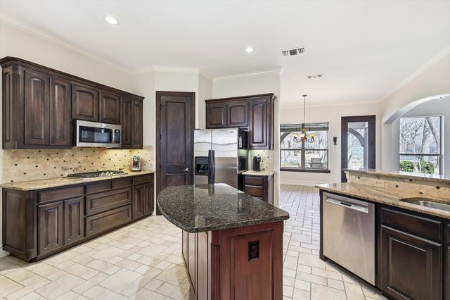 3375 Forest Glen Drive, Corinth, TX 76210