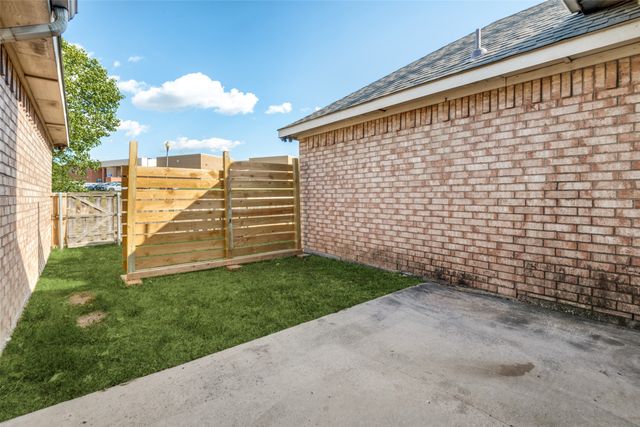 4500 Saddlebrook Drive, Carrollton, TX 75010