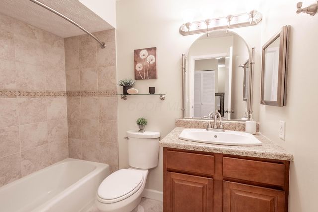 4984 Wintersong Lane, 2, Westerville, OH 43081