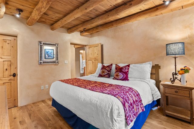 1523 Upper Canyon Road, Santa Fe, NM 87501