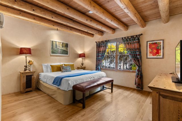 1523 Upper Canyon Road, Santa Fe, NM 87501