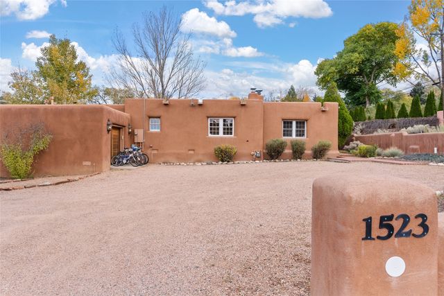 1523 Upper Canyon Road, Santa Fe, NM 87501