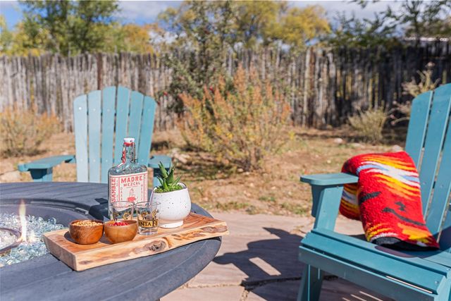 1523 Upper Canyon Road, Santa Fe, NM 87501