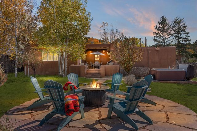 1523 Upper Canyon Road, Santa Fe, NM 87501