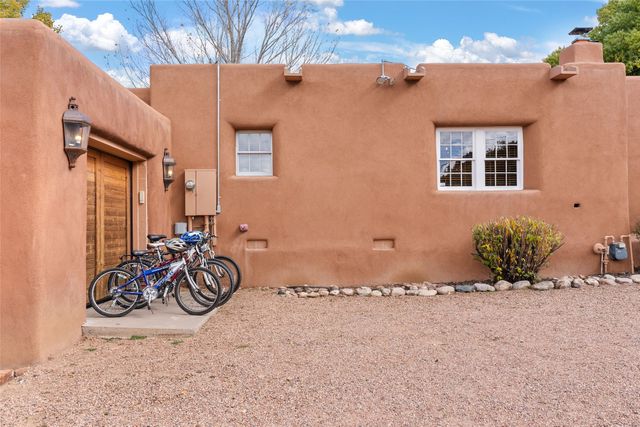 1523 Upper Canyon Road, Santa Fe, NM 87501