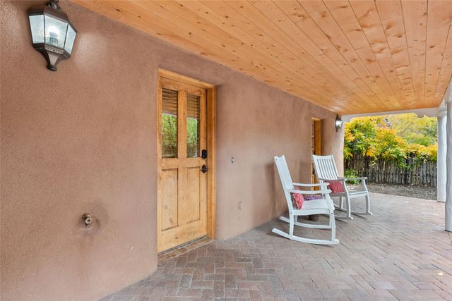 1523 Upper Canyon Road, Santa Fe, NM 87501