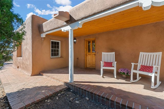 1523 Upper Canyon Road, Santa Fe, NM 87501