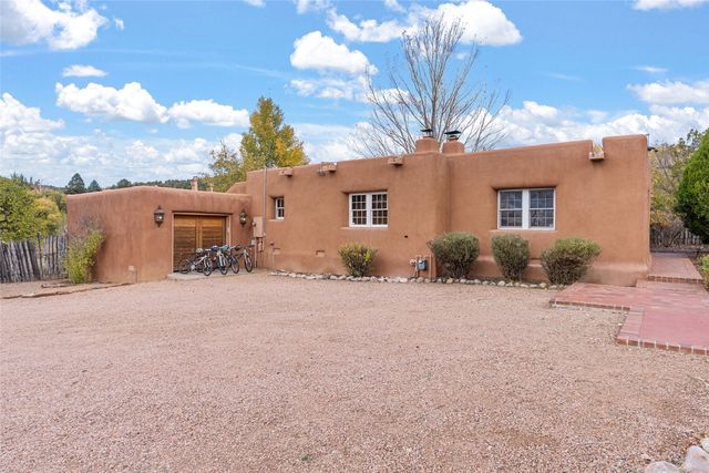 1523 Upper Canyon Road, Santa Fe, NM 87501