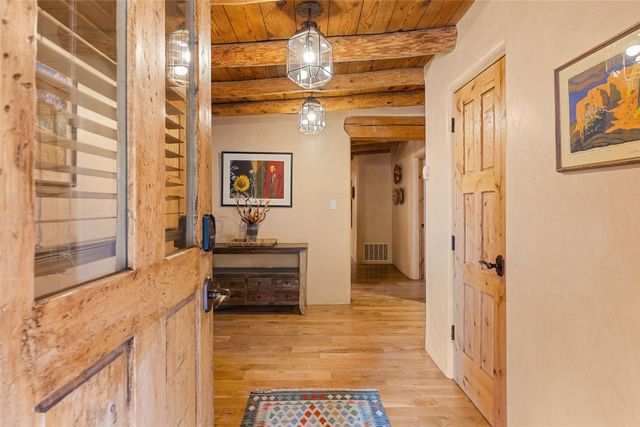 1523 Upper Canyon Road, Santa Fe, NM 87501