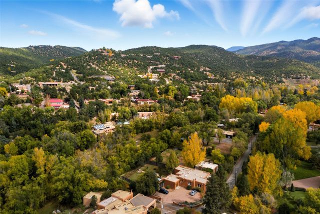 1523 Upper Canyon Road, Santa Fe, NM 87501