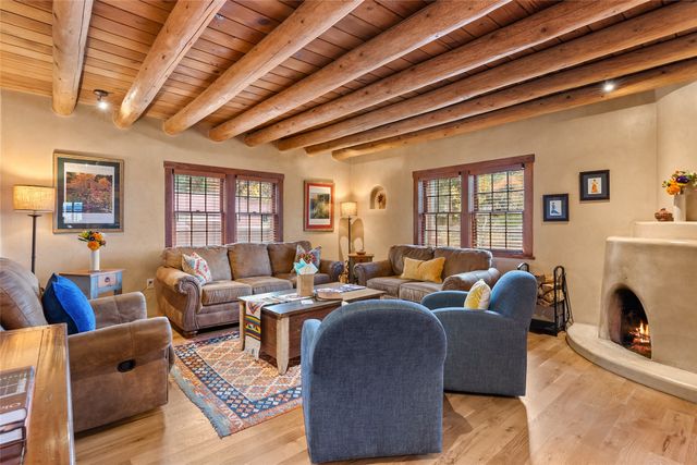 1523 Upper Canyon Road, Santa Fe, NM 87501