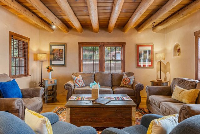 1523 Upper Canyon Road, Santa Fe, NM 87501