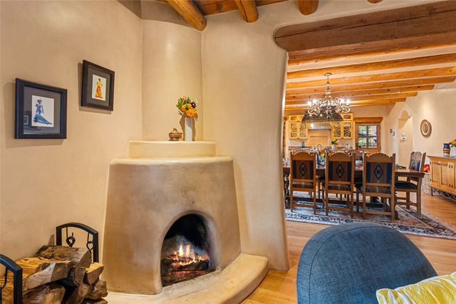 1523 Upper Canyon Road, Santa Fe, NM 87501