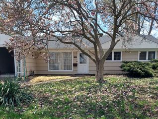 239 Sauk Trail, Park Forest, IL 60466