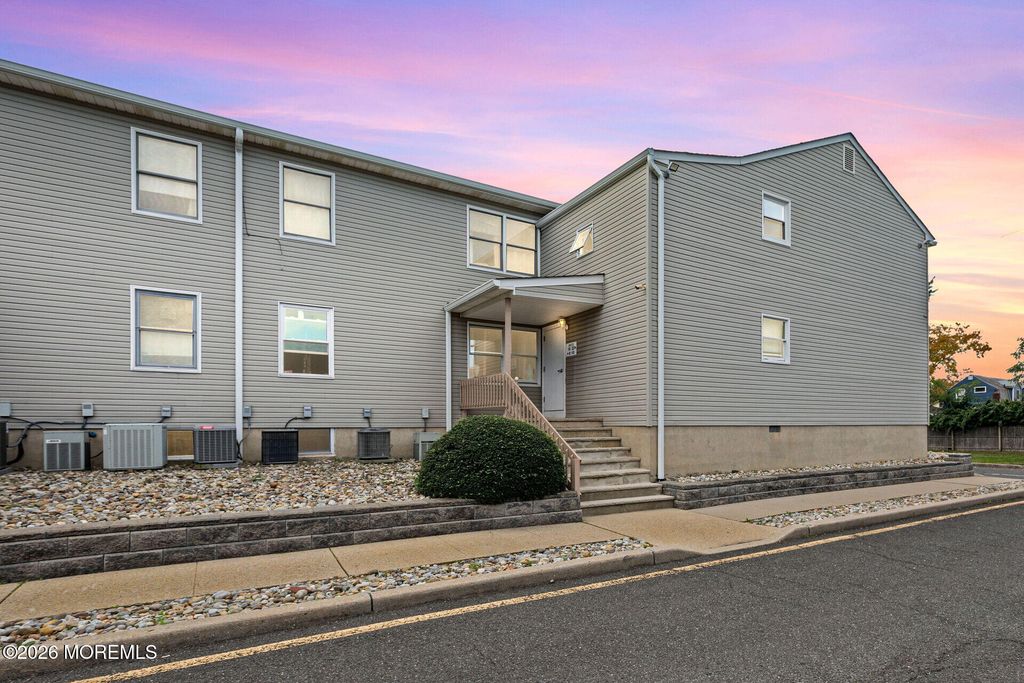213 Main Street 18, Keansburg, NJ 07734