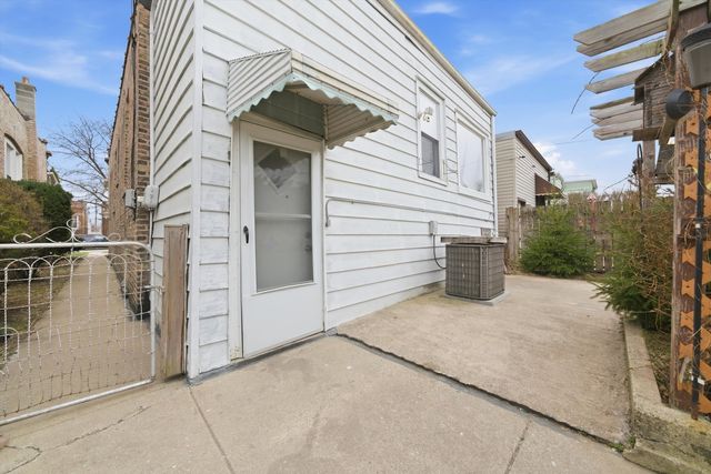 1424 S 57th Avenue, Cicero, IL 60804