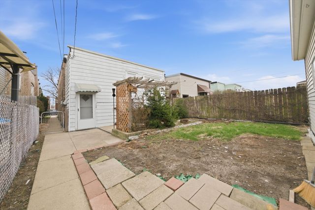 1424 S 57th Avenue, Cicero, IL 60804