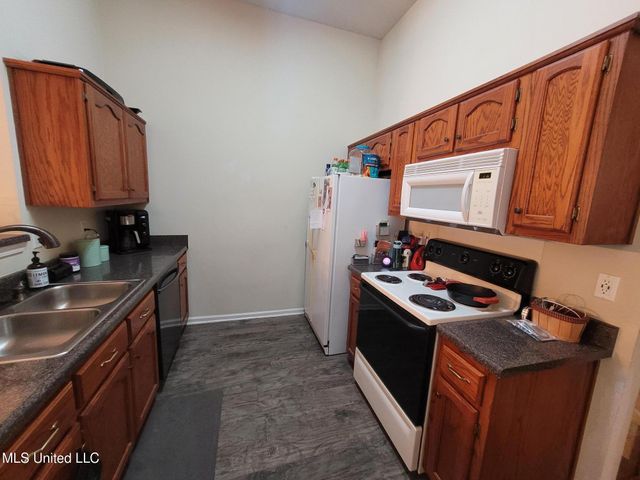 10578 Pecan View Drive Drive, Olive Branch, MS 38654