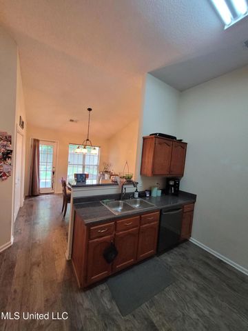10578 Pecan View Drive Drive, Olive Branch, MS 38654