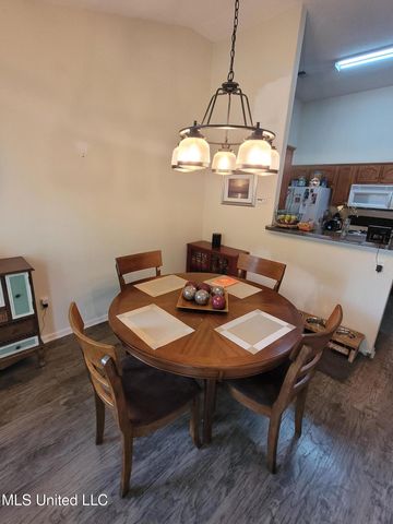 10578 Pecan View Drive Drive, Olive Branch, MS 38654