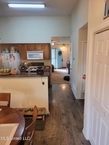 10578 Pecan View Drive Drive, Olive Branch, MS 38654