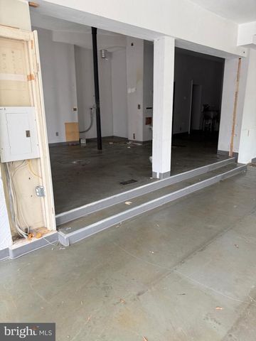 2001 FLEET ST, Baltimore, MD 21231