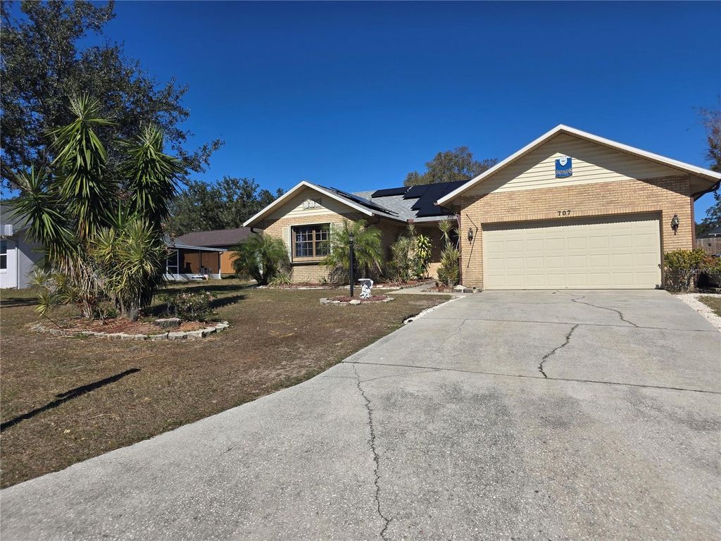 707 CAMBRIDGE WAY, Lake Wales, FL 33853