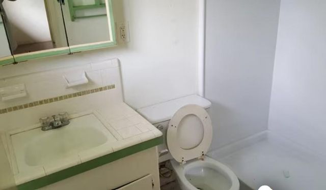 627 Rockbrook Drive, Houston, TX 77015