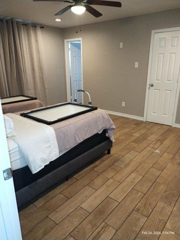 627 Rockbrook Drive, Houston, TX 77015