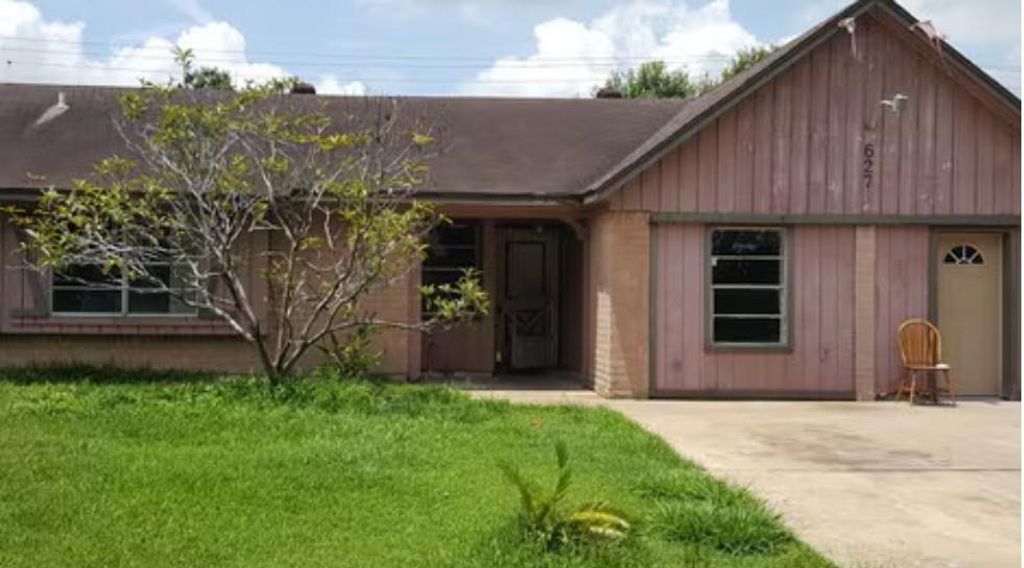 627 Rockbrook Drive, Houston, TX 77015