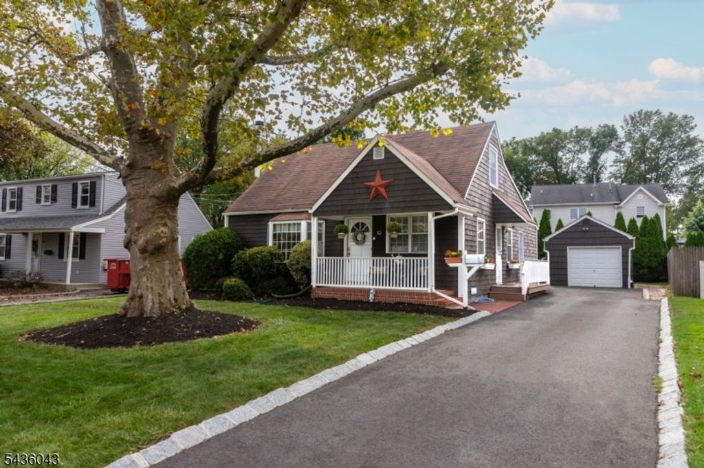 13 Sunset Dr, Clark Twp., NJ 07066